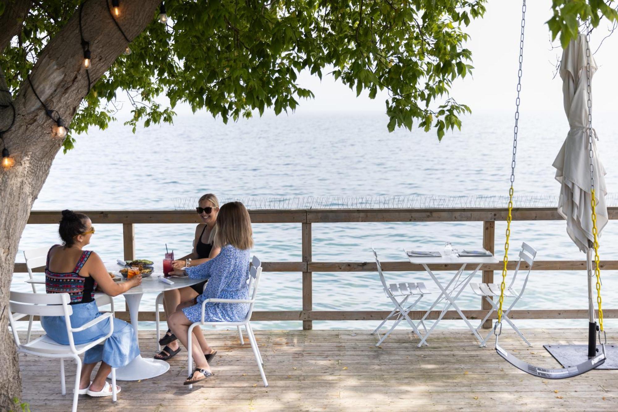 The Lakeside Prince Edward County Веллингтон Экстерьер фото